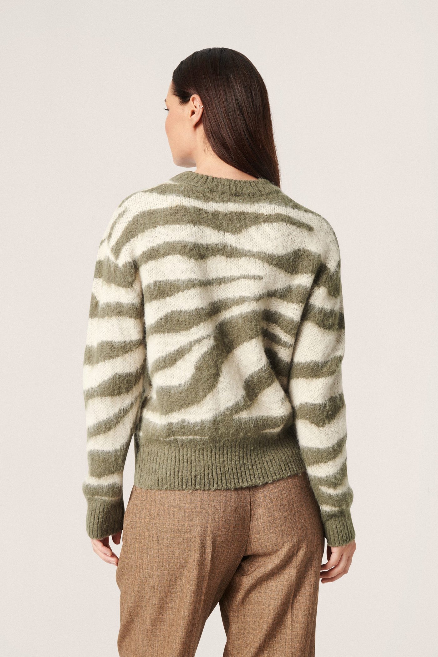 Bates Pullover