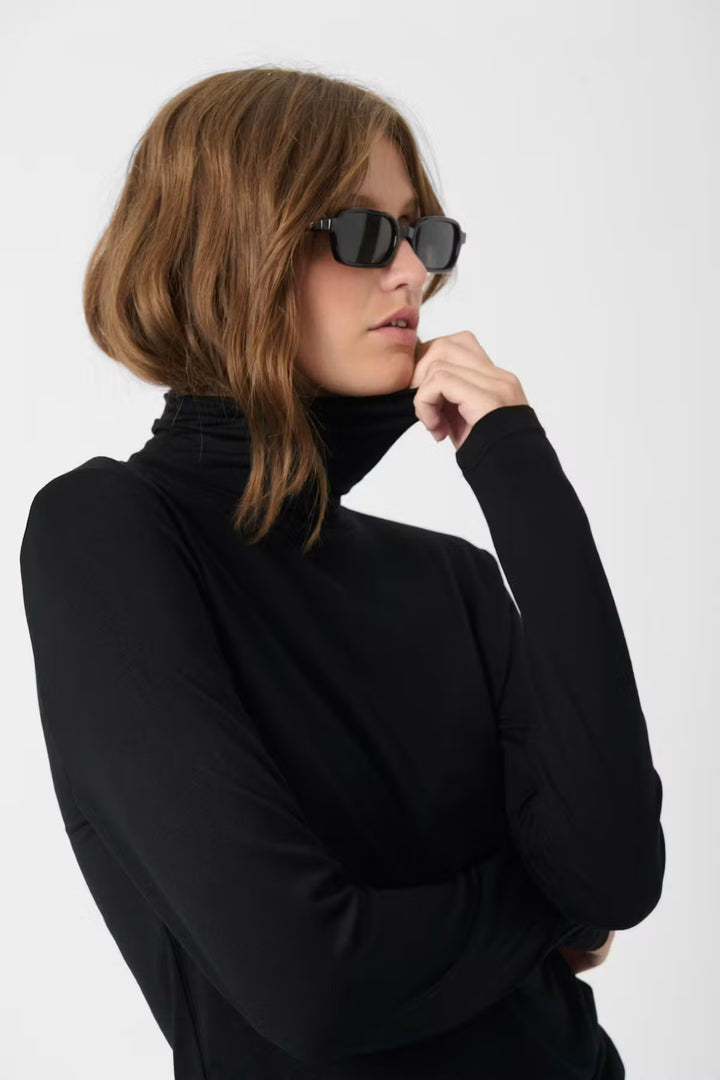 Hanadi Rollneck Long Sleeve