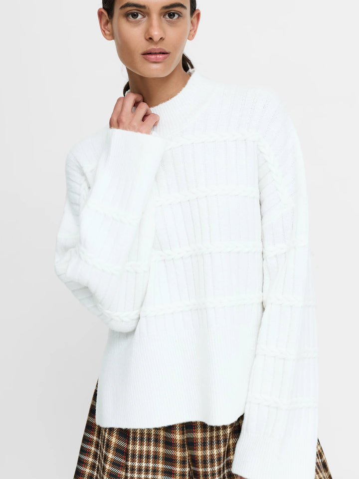 Tina Vertical Jumper