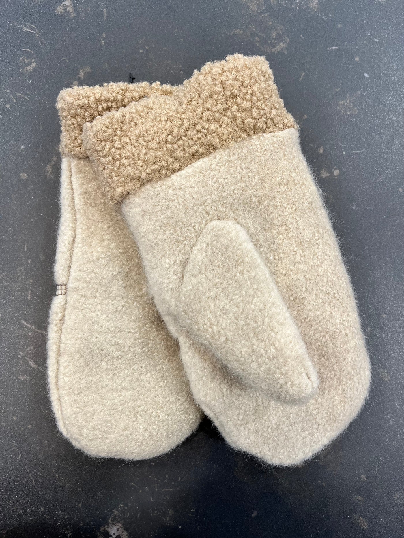 Nuteddi Mittens