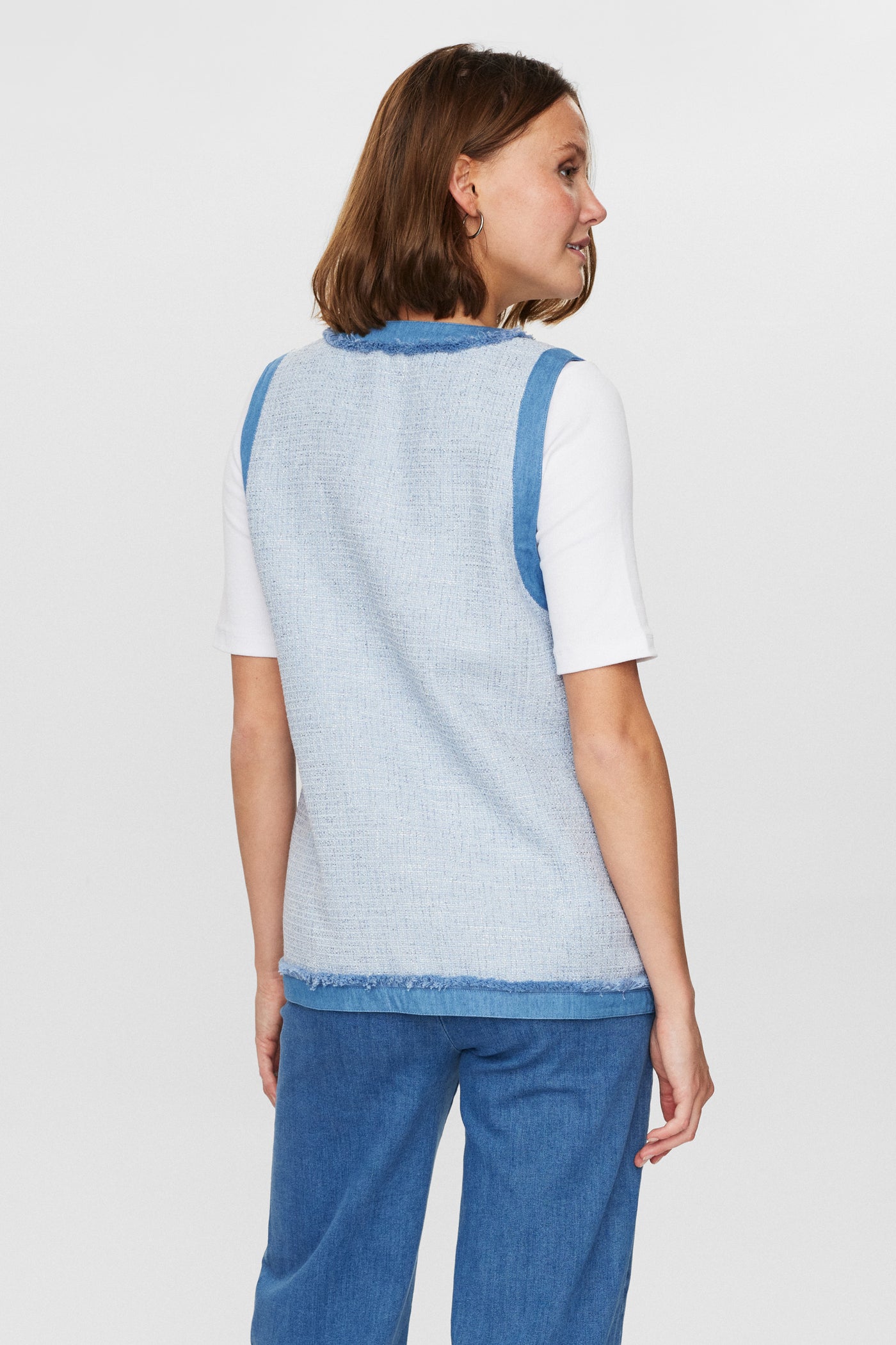 Nujanet Vest