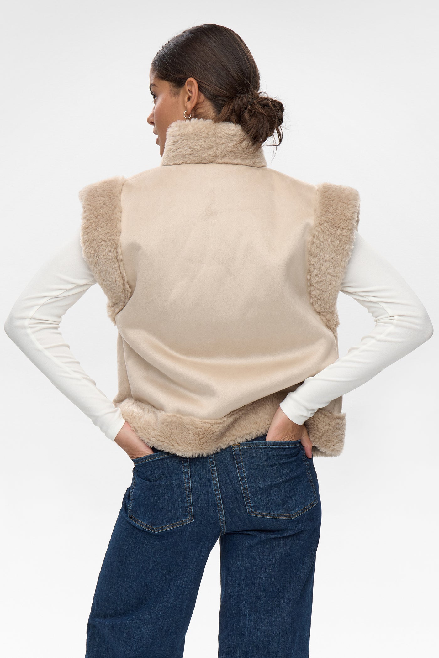 Nuelliott Vest