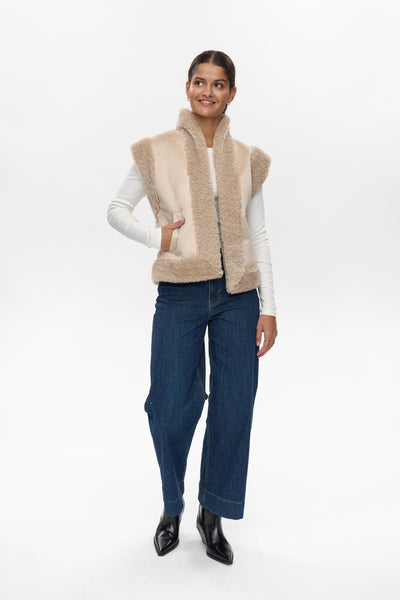 Nuelliott Vest