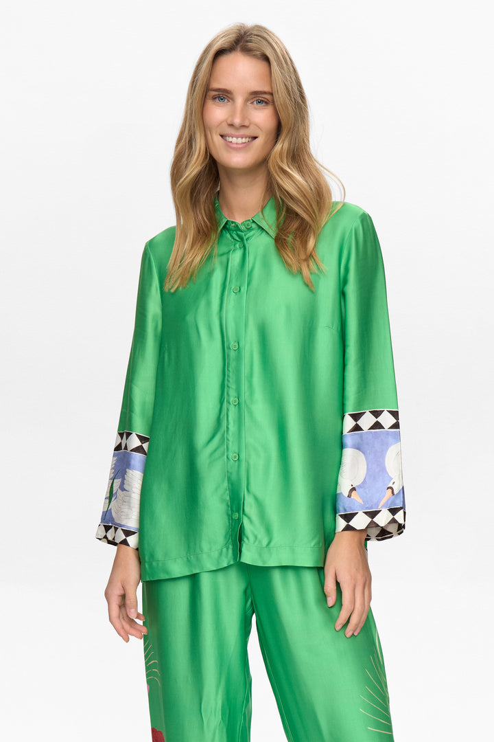 Nuadelina Shirt