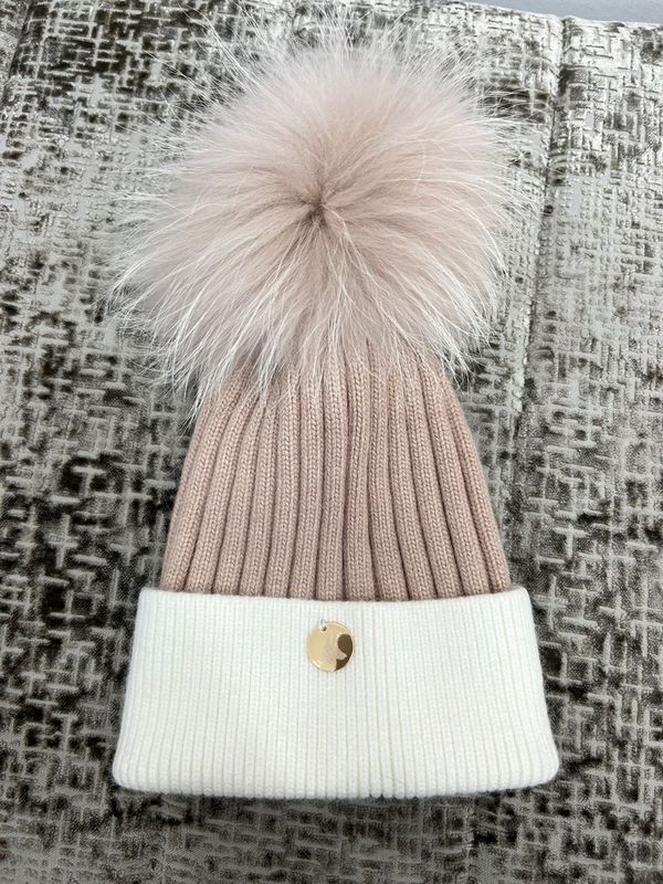 HOV Luxury Bobble Hat