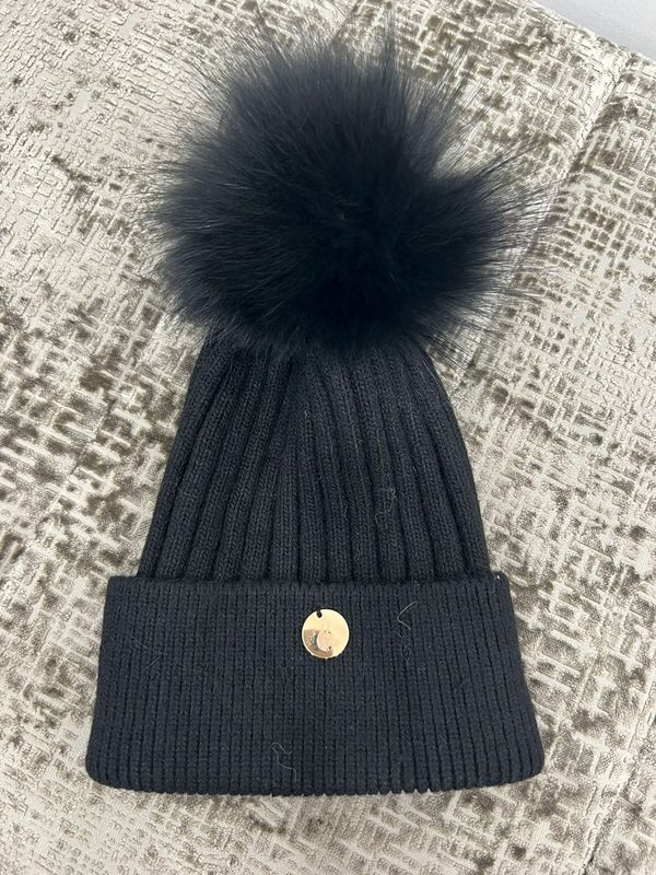 HOV Luxury Bobble Hat