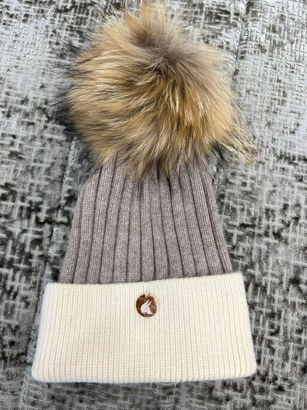 HOV Luxury Bobble Hat