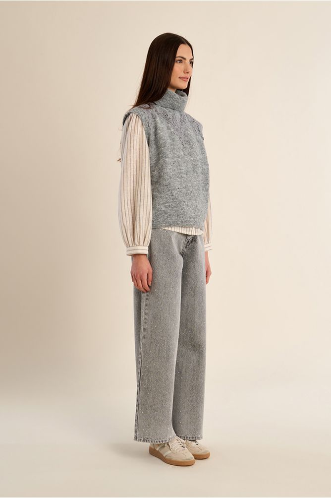 Embroidered Turtleneck Sleeveless Sweater