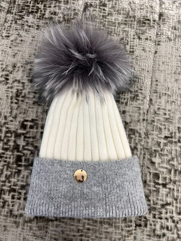 HOV Luxury Bobble Hat